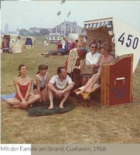 Mit der Familie am Strand, Cuxhaven, 1968